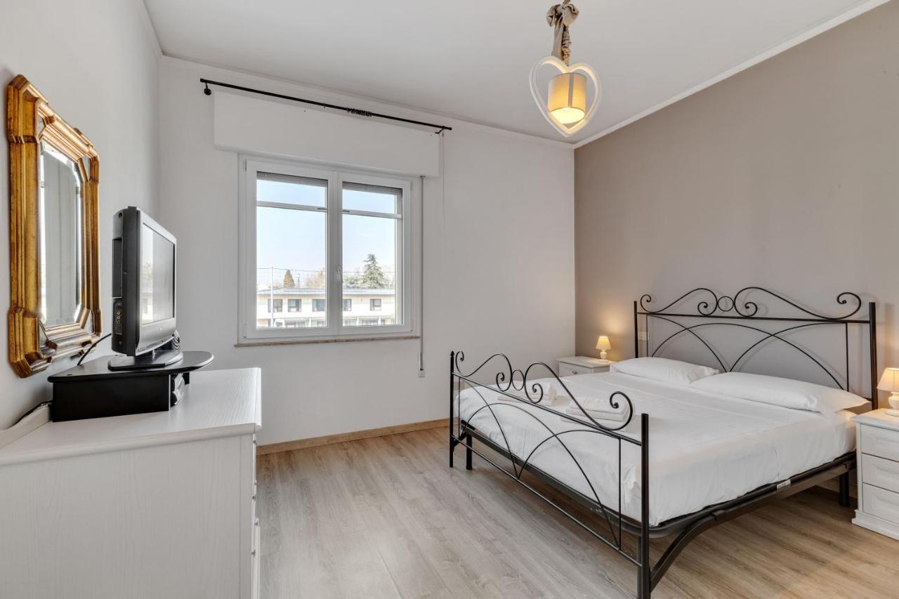 Elegant Blue Apartment Виченца Экстерьер фото